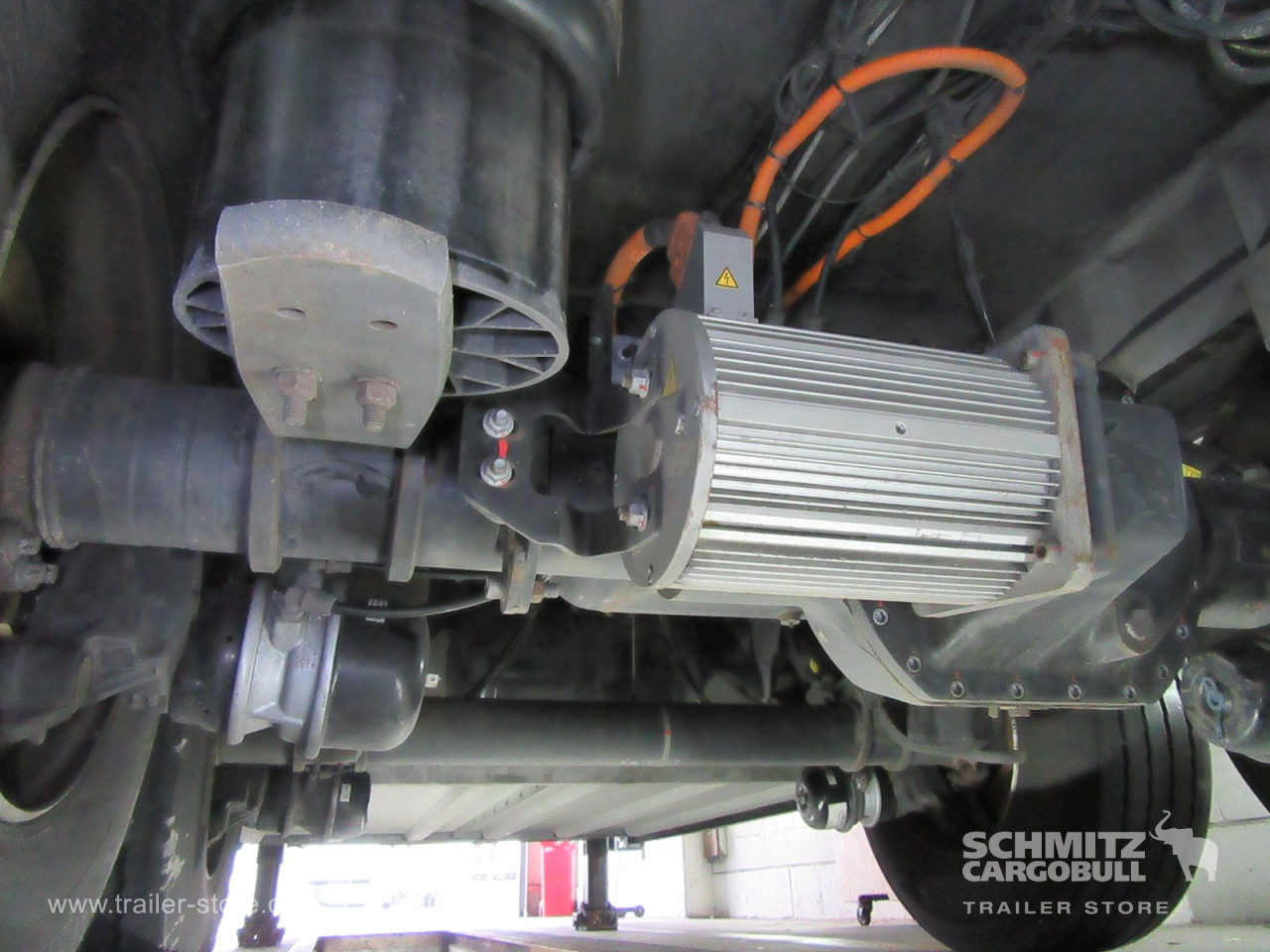 Schmitz Cargobull Tiefkühler Multitemp Trennwand Ladebordwand 