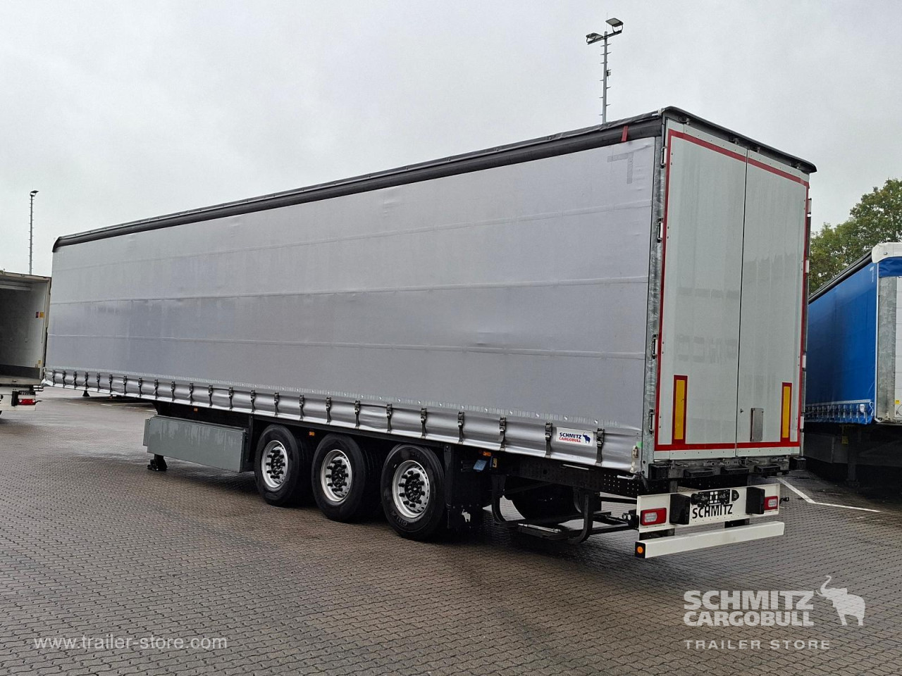 Schmitz Cargobull Curtainsider Standard Getränke 