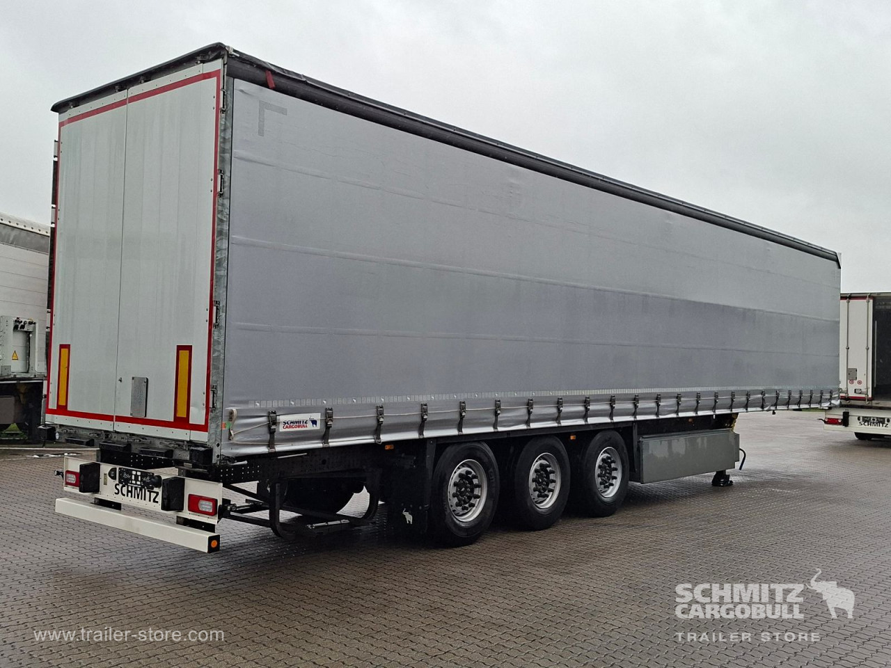 Schmitz Cargobull Curtainsider Standard Getränke 