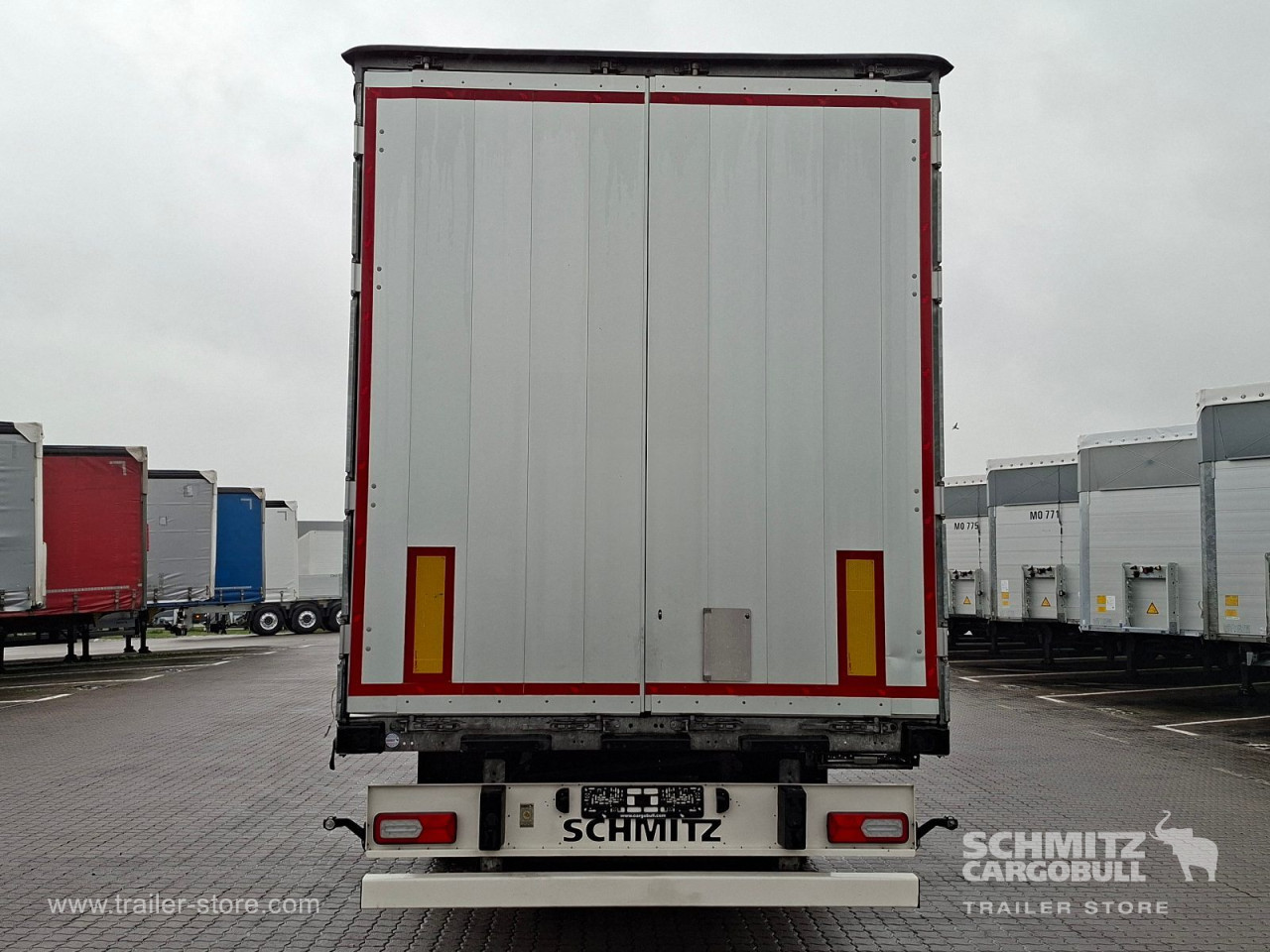 Schmitz Cargobull Curtainsider Standard Getränke 
