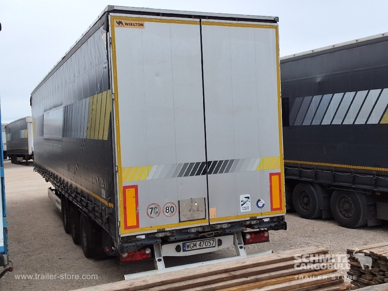 WIELTON Curtainsider Mega 