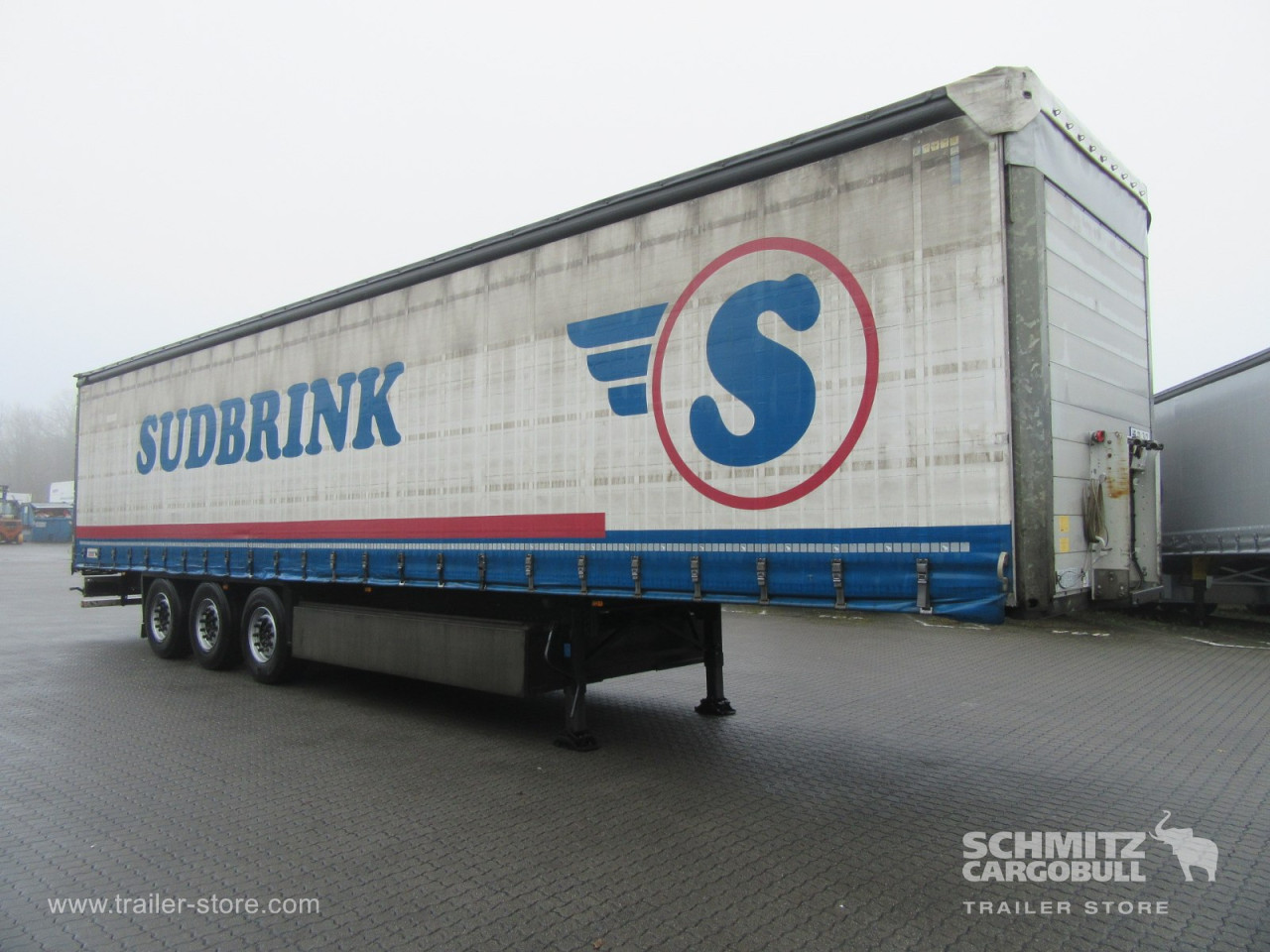 Schmitz Cargobull Curtainsider Standard Getränke 