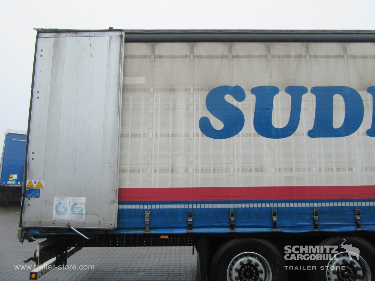 Schmitz Cargobull Curtainsider Standard Getränke 