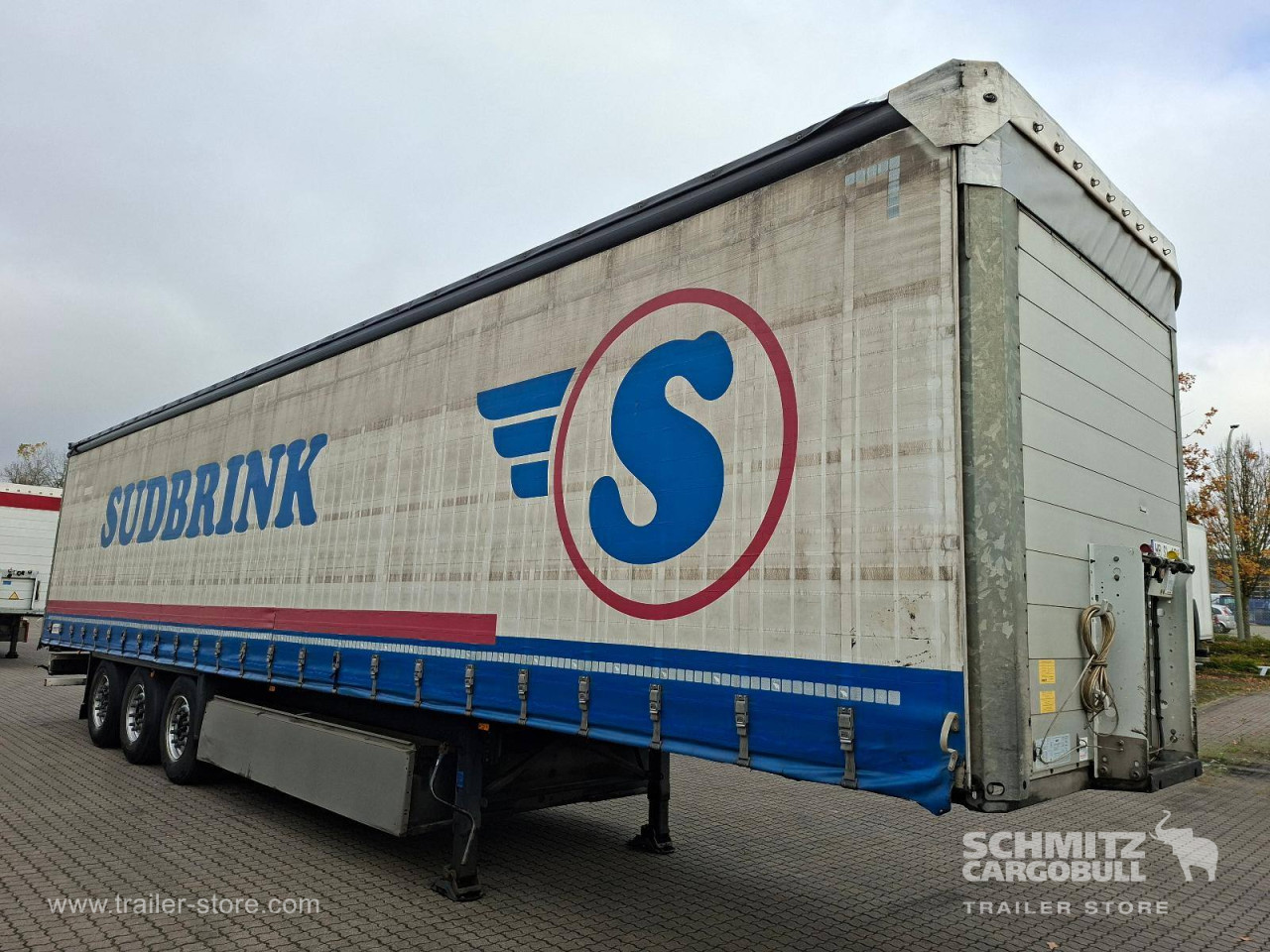 Schmitz Cargobull Curtainsider Standard Getränke 