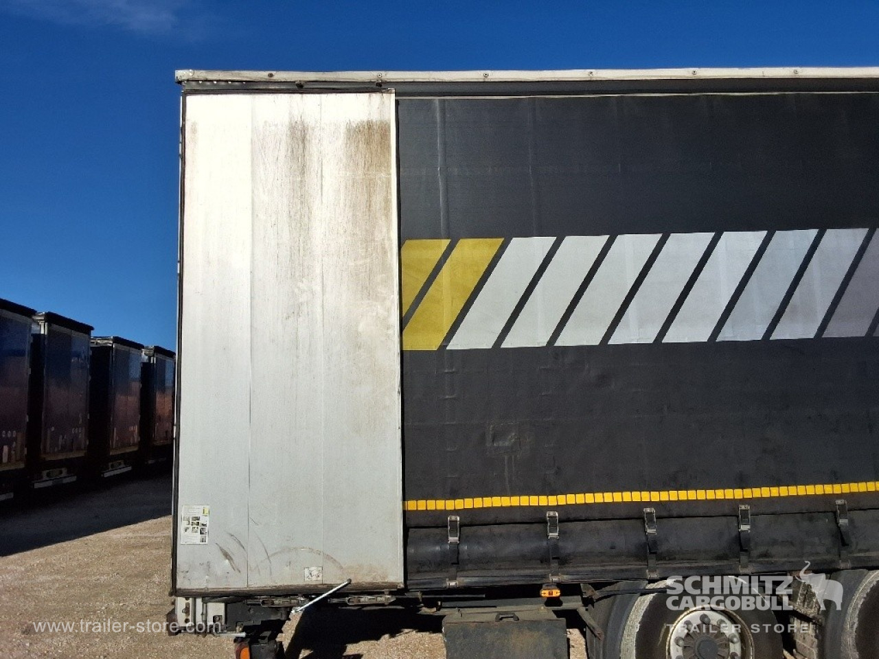 WIELTON Curtainsider Mega 