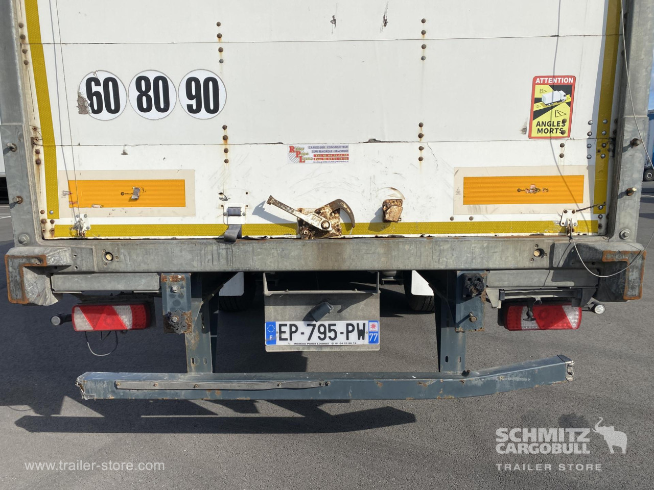 FRUEHAUF Semitrailer Dryfreight Standard Porte relevante 