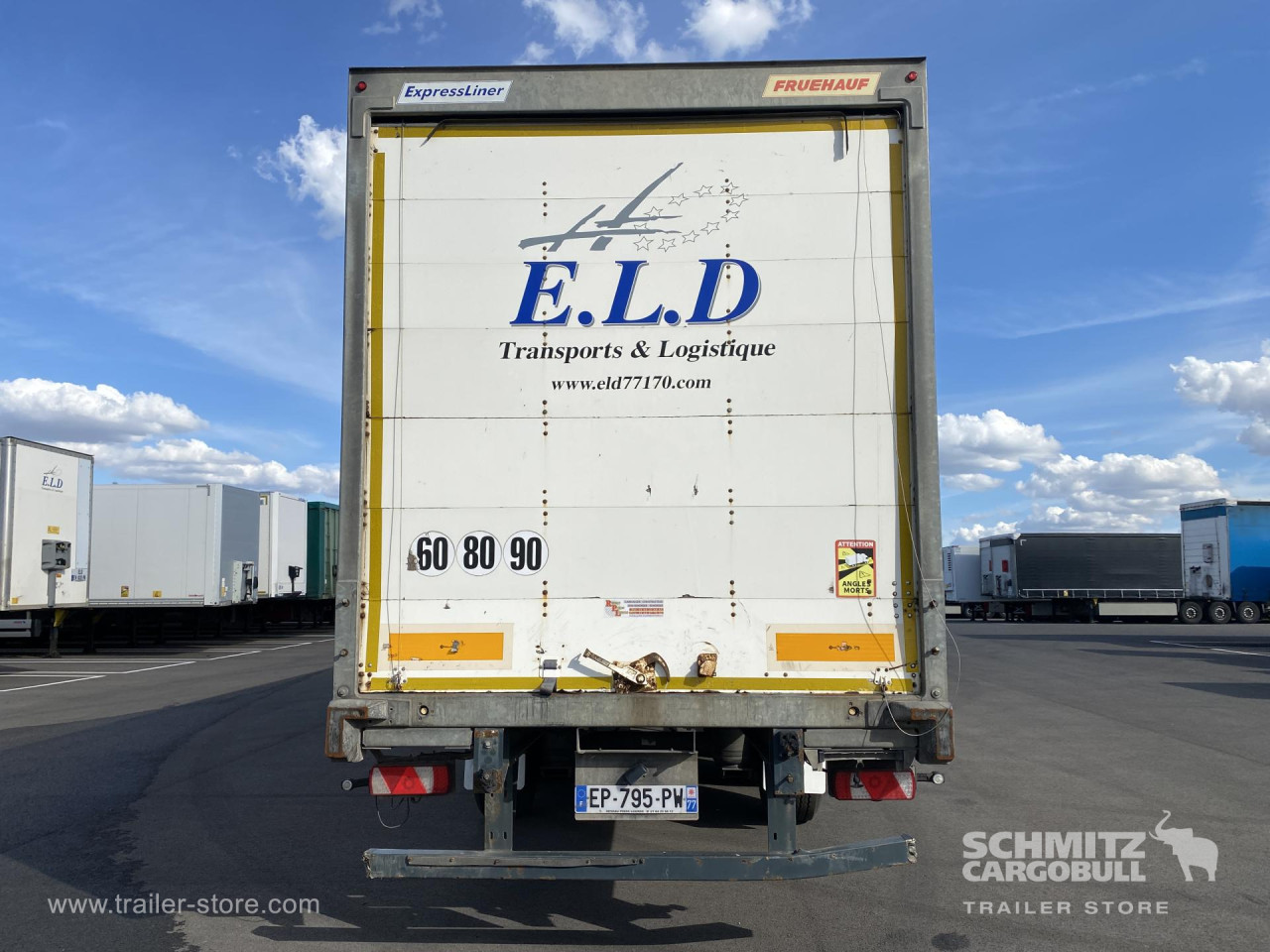 FRUEHAUF Semitrailer Dryfreight Standard Porte relevante 