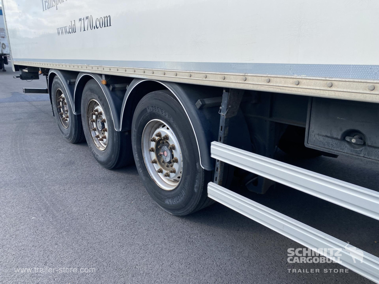FRUEHAUF Semitrailer Dryfreight Standard Porte relevante 