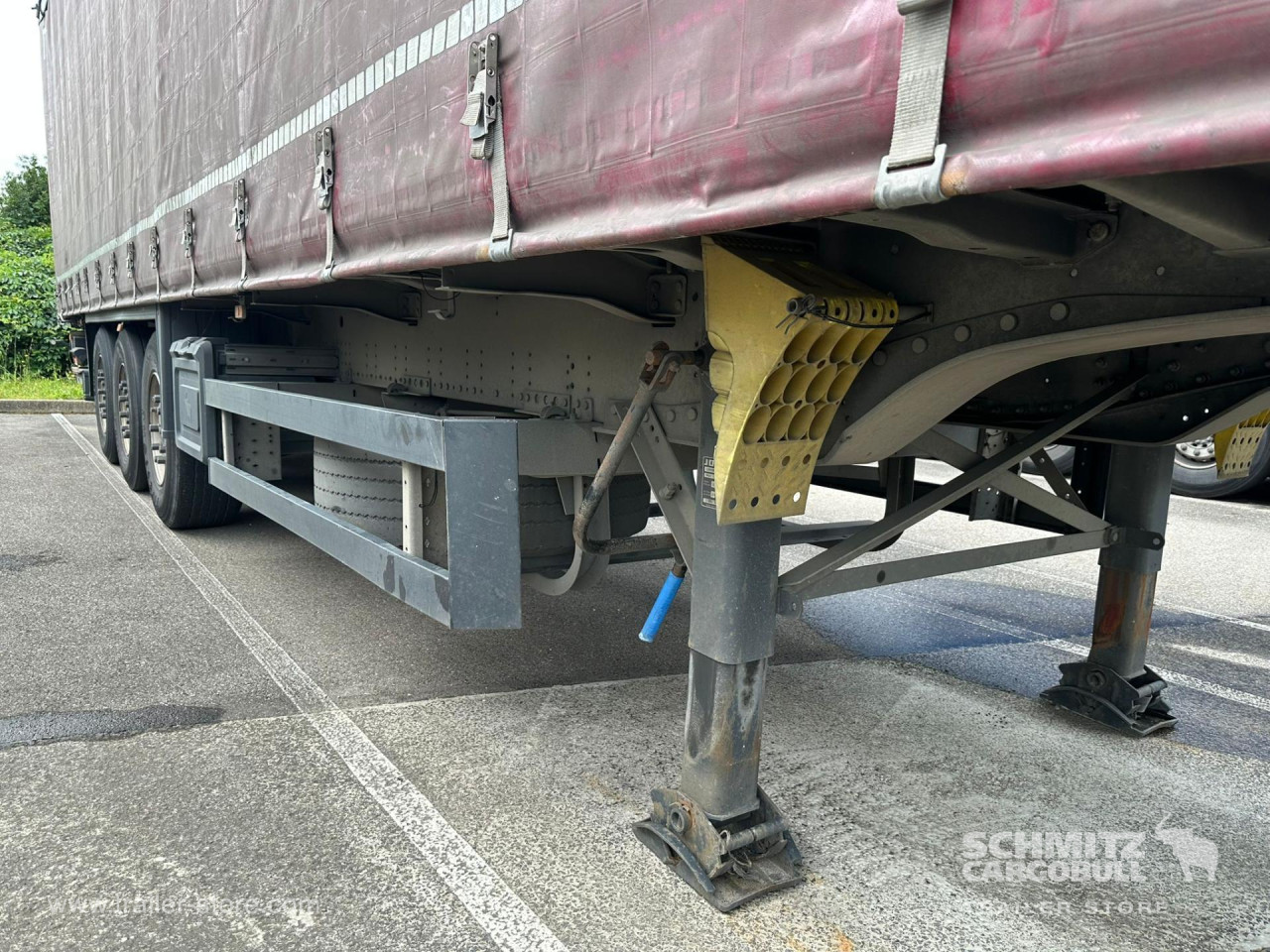 Schmitz Cargobull Semitrailer Curtainsider Standard Hayon 