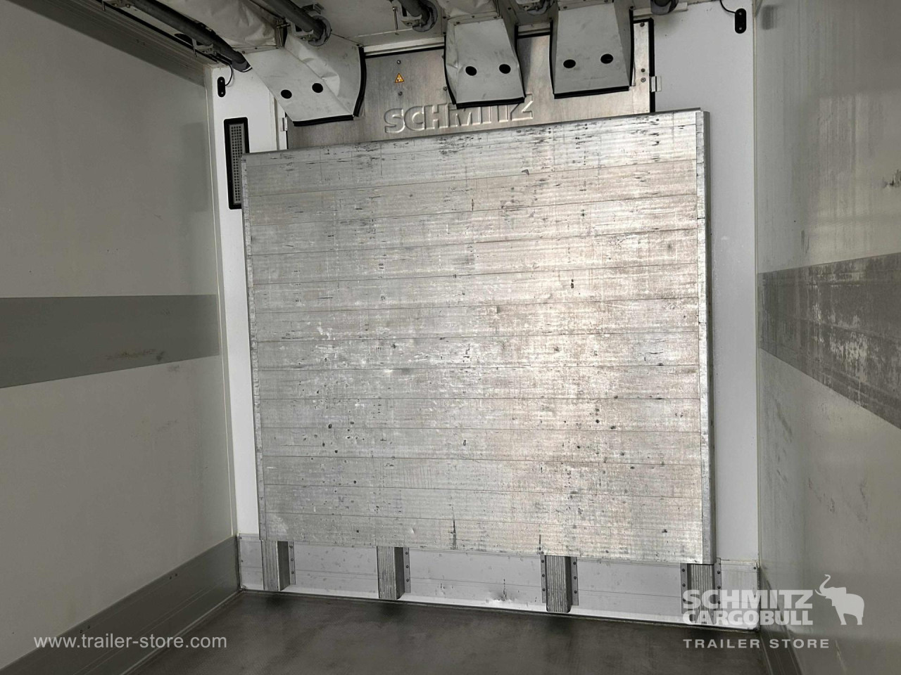 Schmitz Cargobull Reefer Meat hanging system 