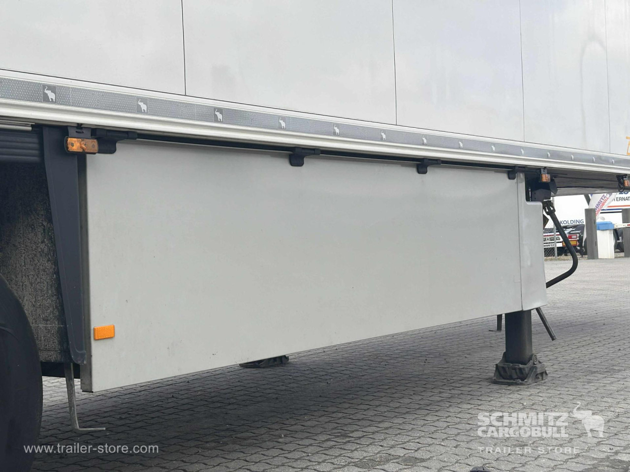 Schmitz Cargobull Reefer Meat hanging system 