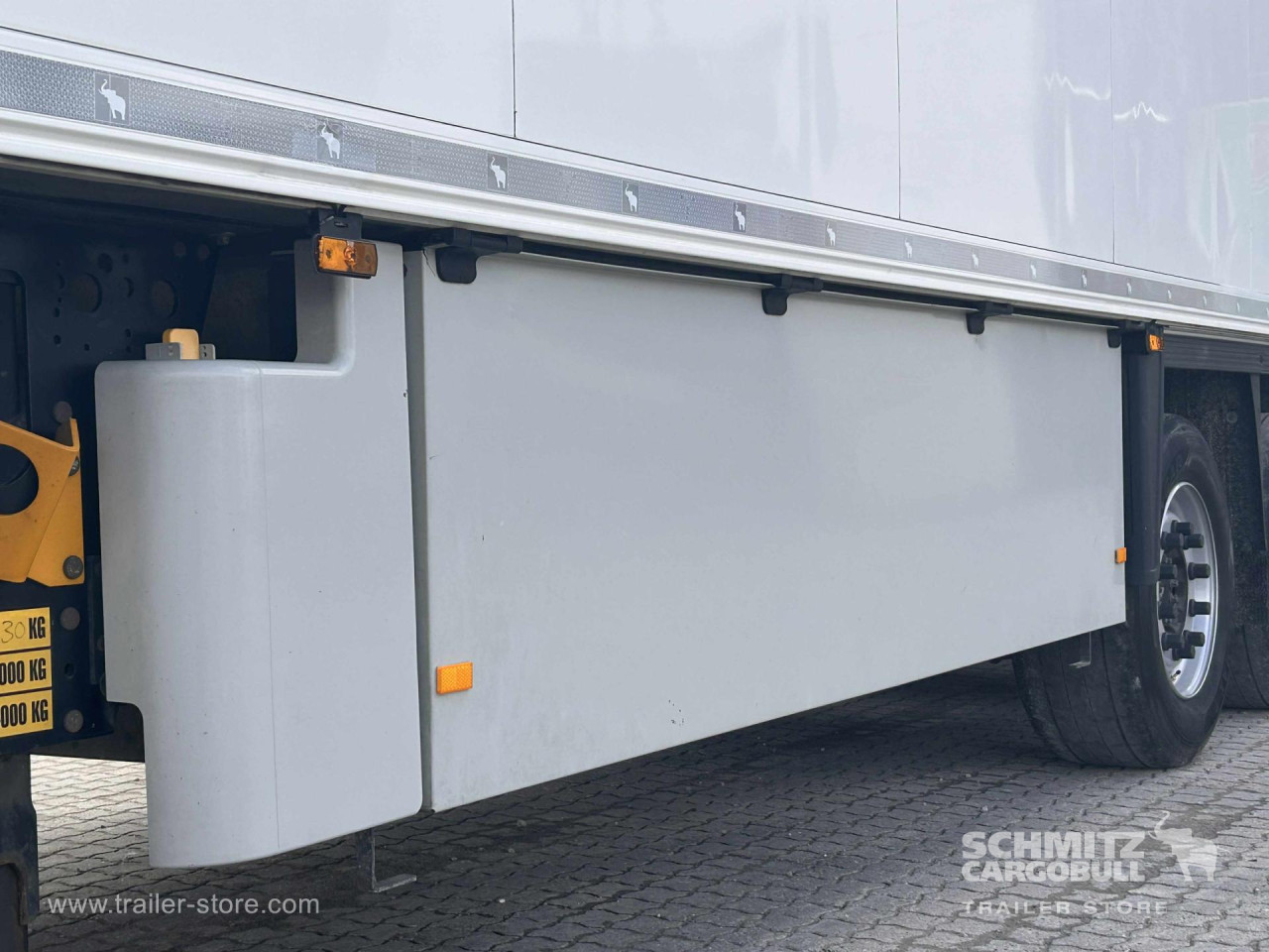 Schmitz Cargobull Reefer Meat hanging system 