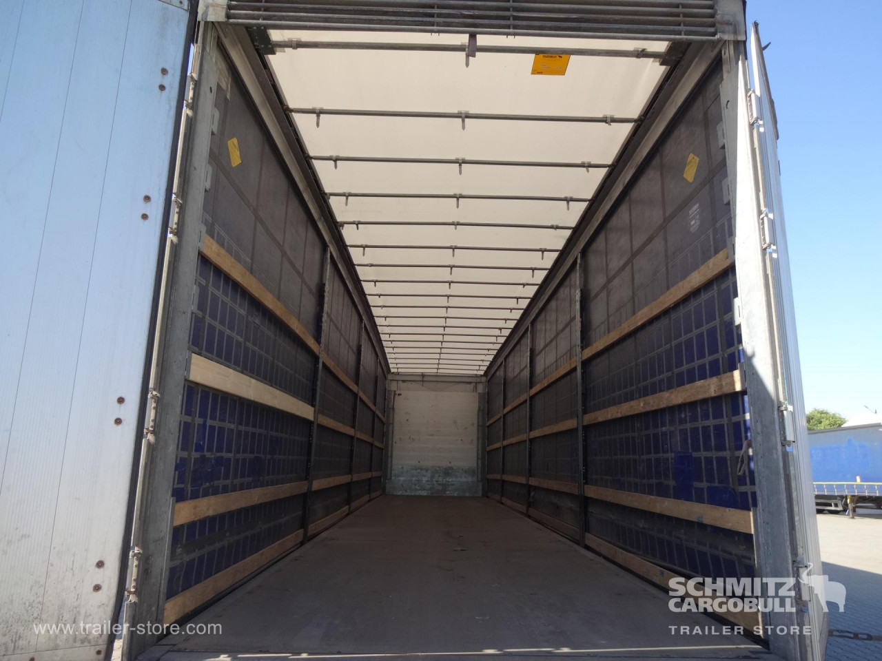 Schmitz Cargobull Curtainsider Mega 