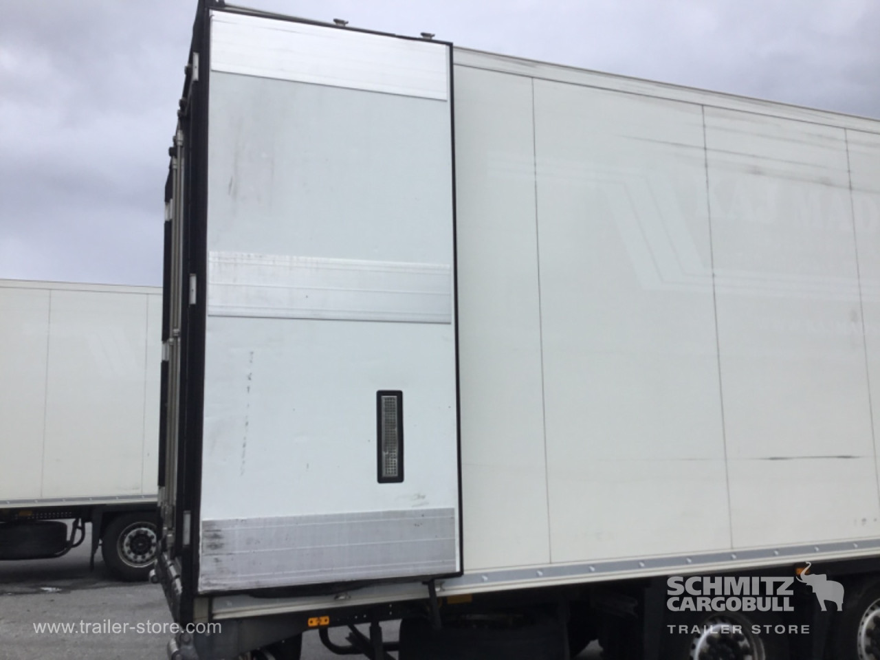 Schmitz Cargobull Reefer Meat hanging system 