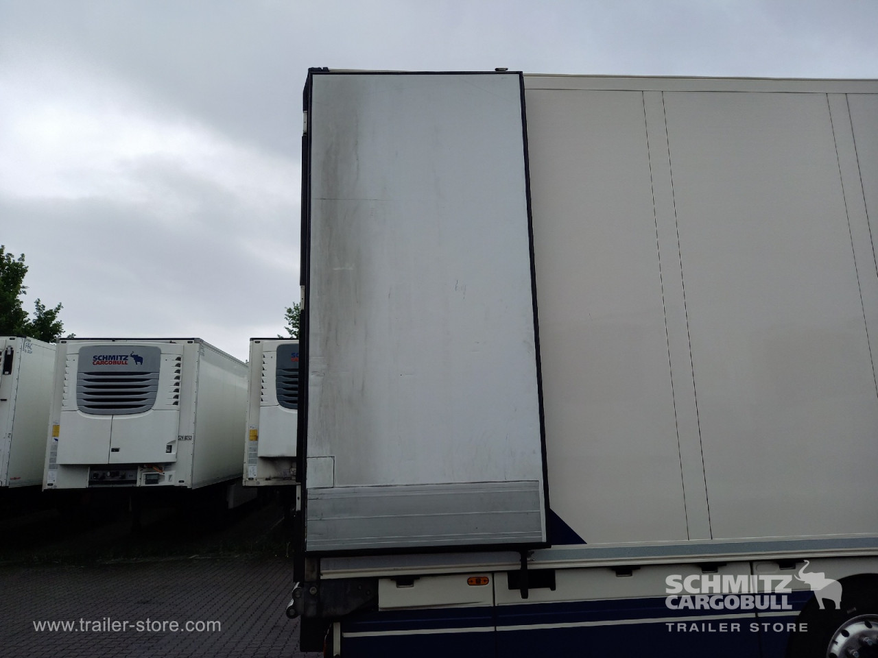 Schmitz Cargobull Tiefkühler Multitemp Doppelstock Trennwand 