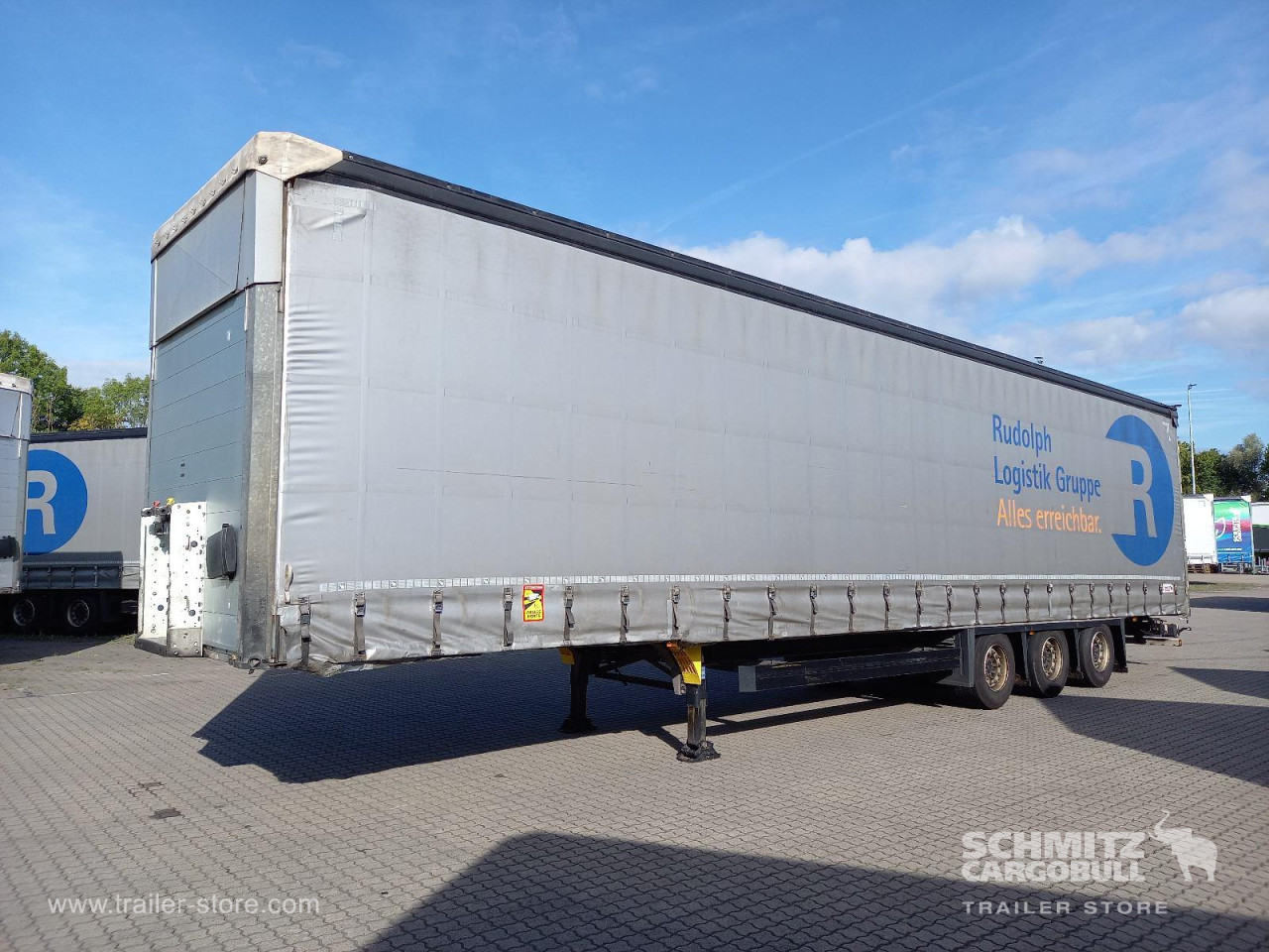 Schmitz Cargobull Curtainsider Mega Getränke 