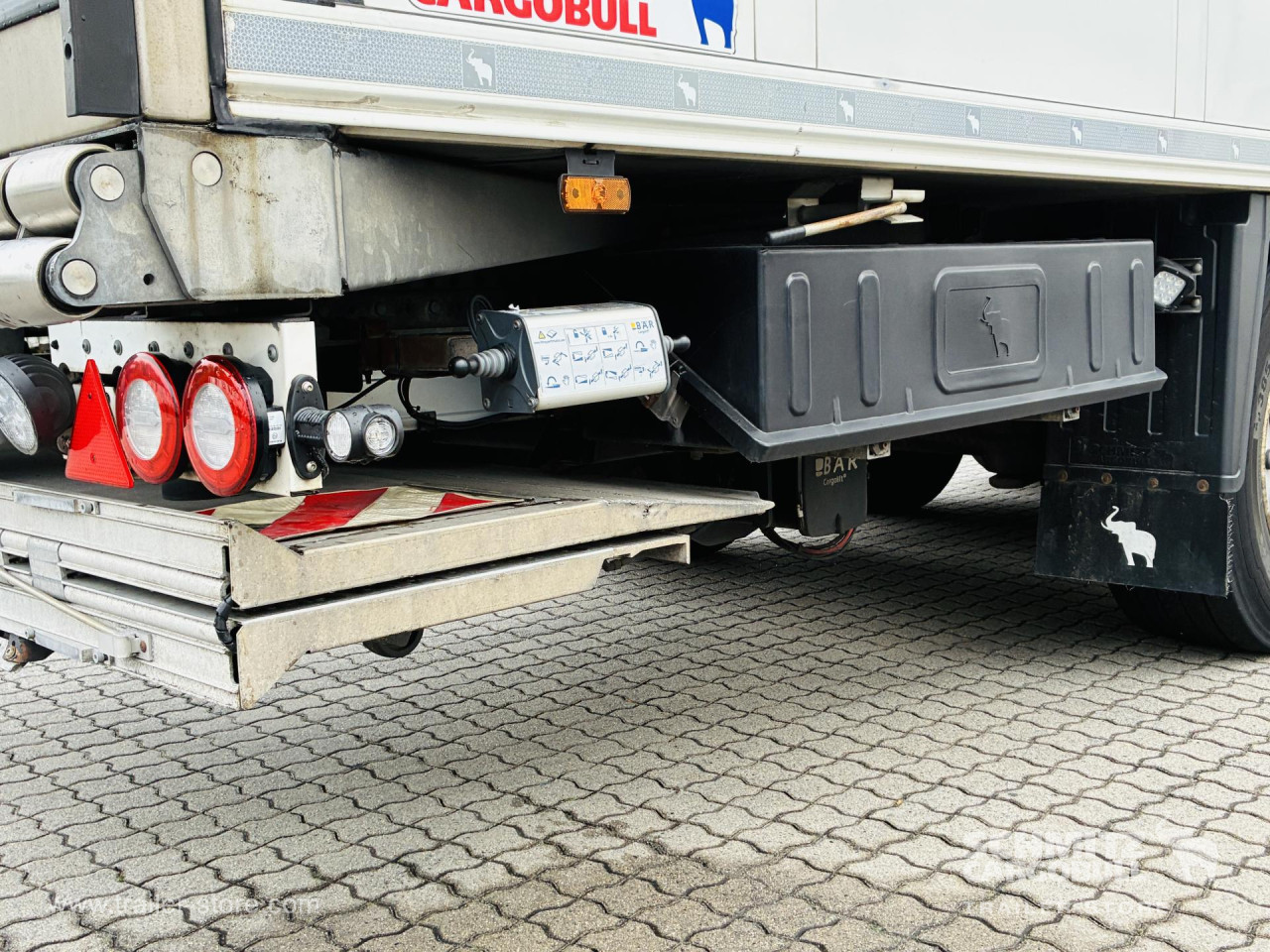 Schmitz Cargobull Tiefkühler Multitemp Doppelstock Trennwand Ladebordwand 