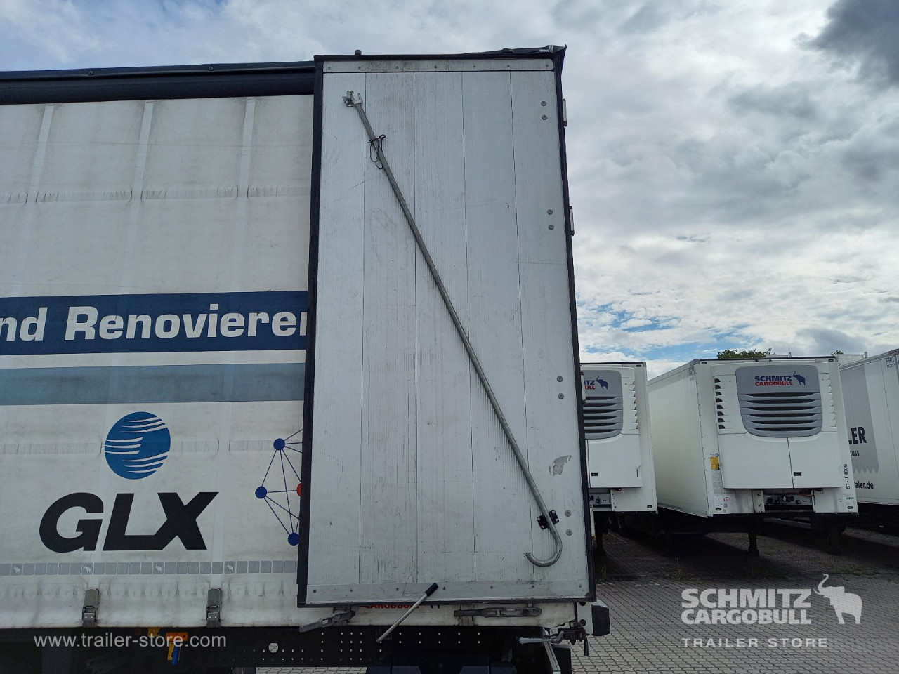 Schmitz Cargobull Curtainsider Standard Getränke 