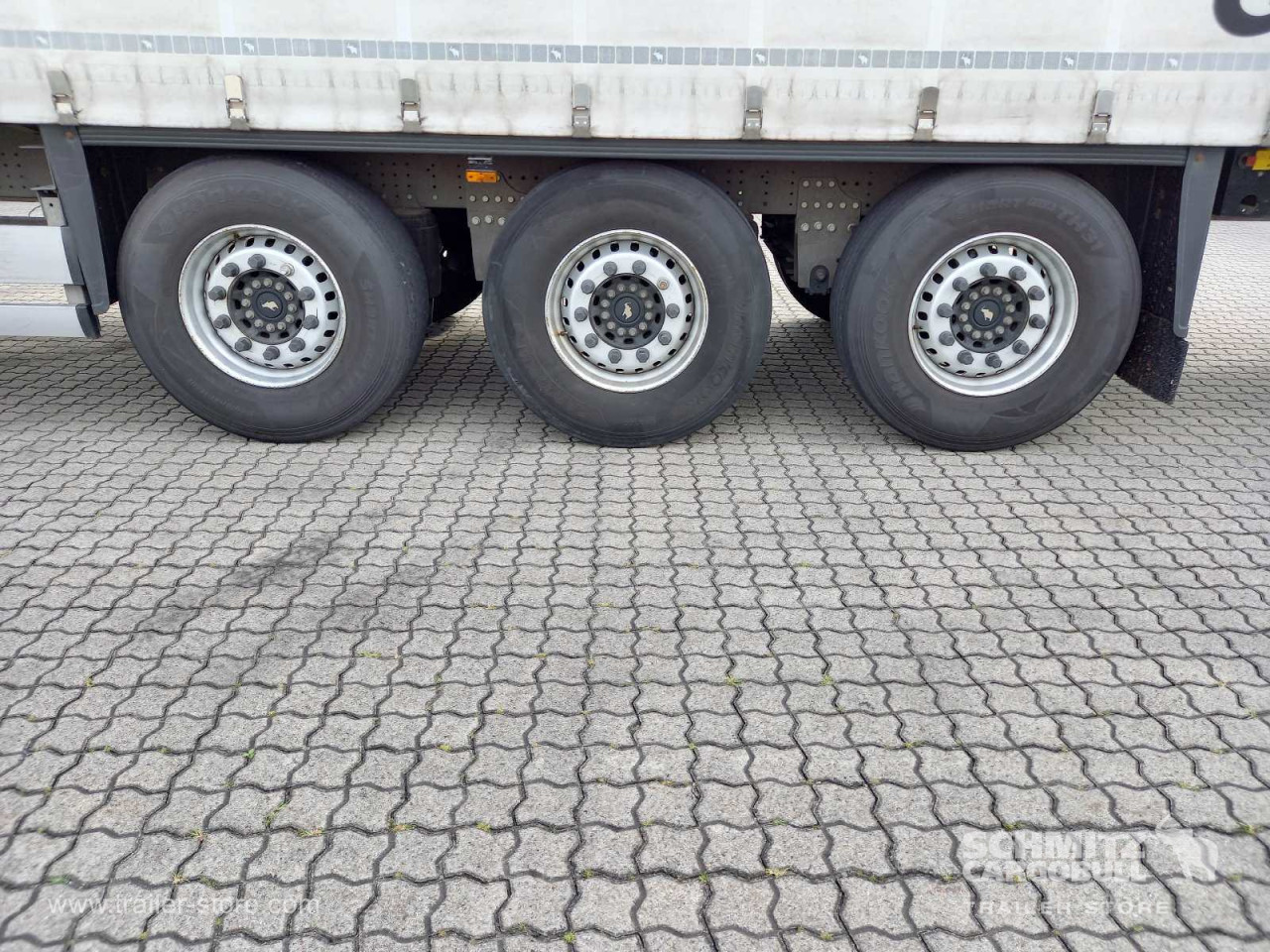 Schmitz Cargobull Curtainsider Standard Getränke 