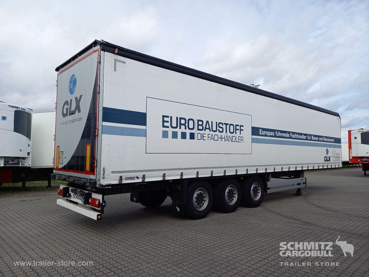 Schmitz Cargobull Curtainsider Standard Getränke 