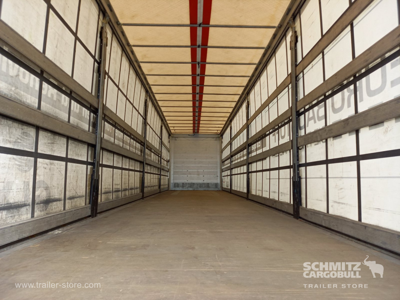 Schmitz Cargobull Curtainsider Standard Getränke 