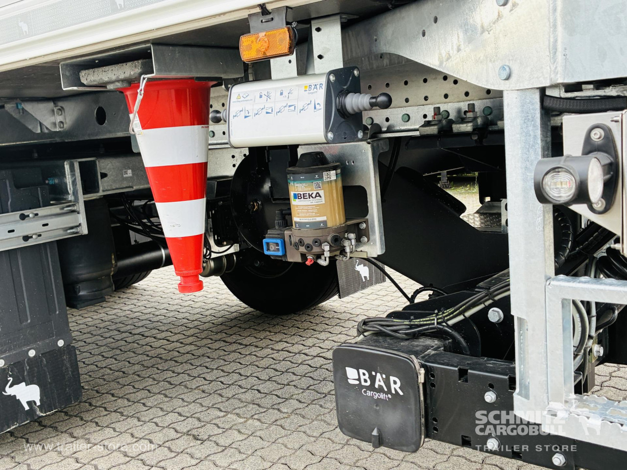 Schmitz Cargobull Tiefkühler Standard Ladebordwand 