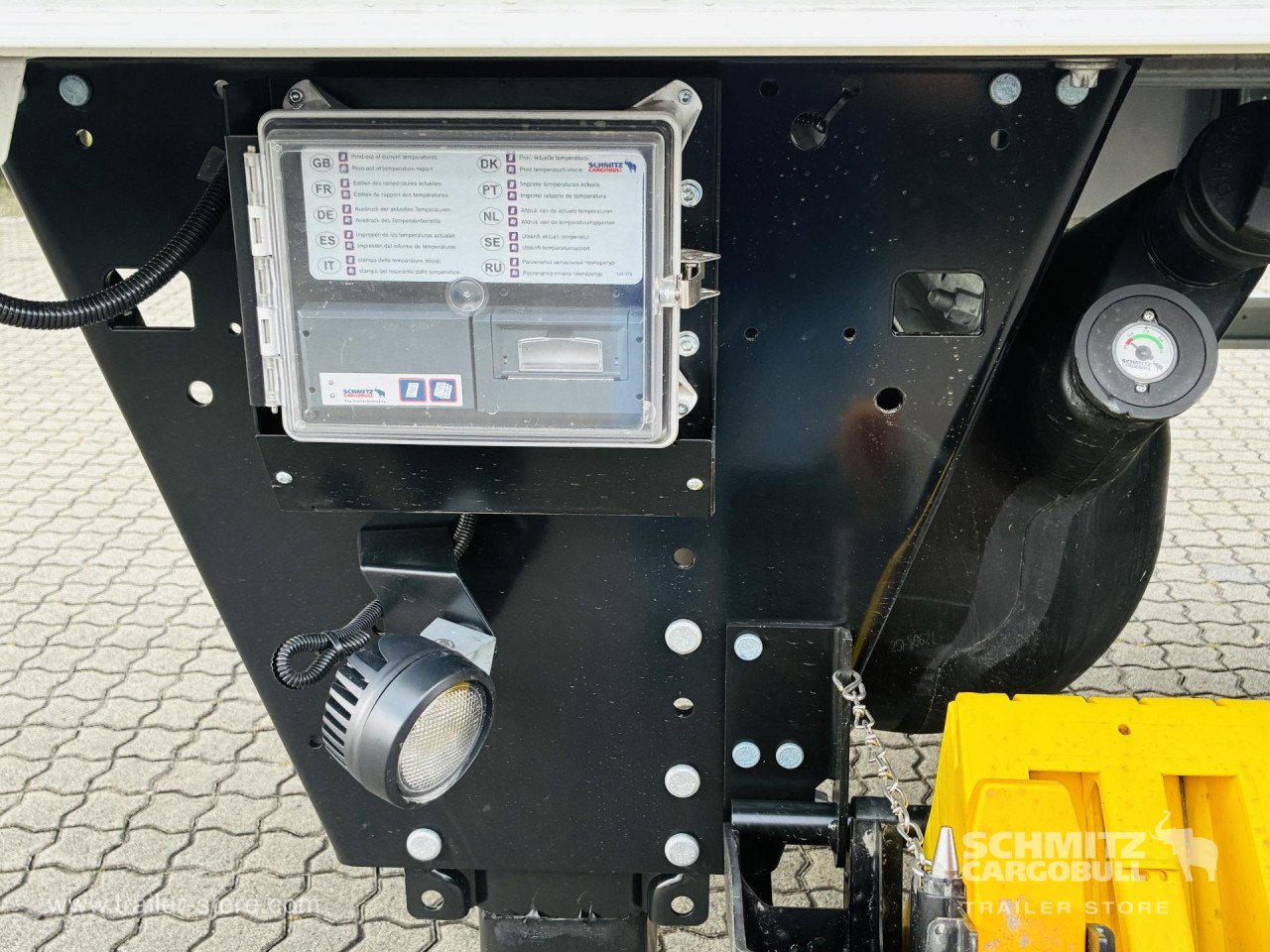 Schmitz Cargobull Tiefkühler Standard Ladebordwand 