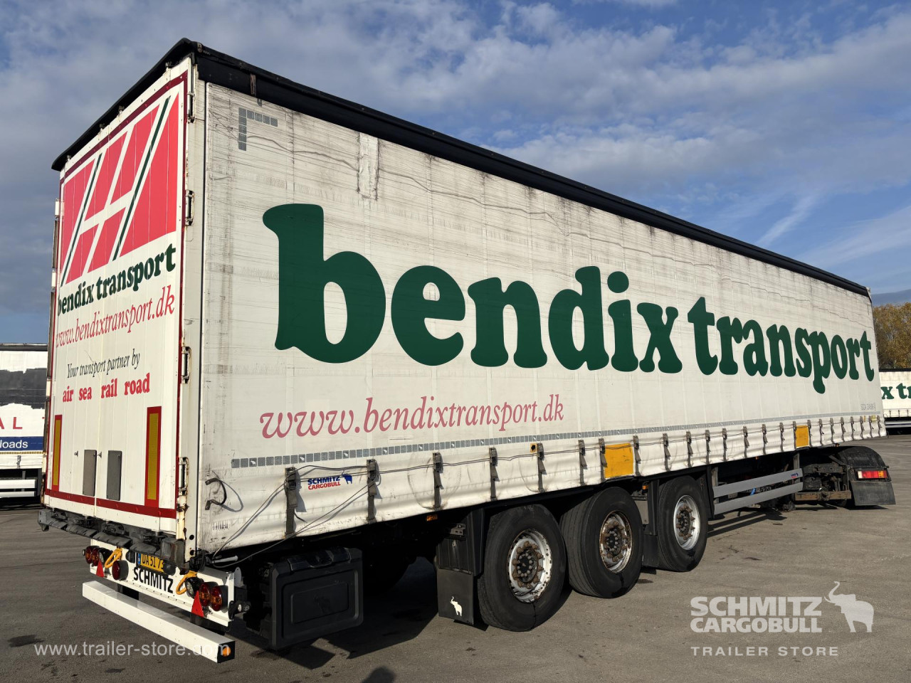Schmitz Cargobull Curtainsider Standard 