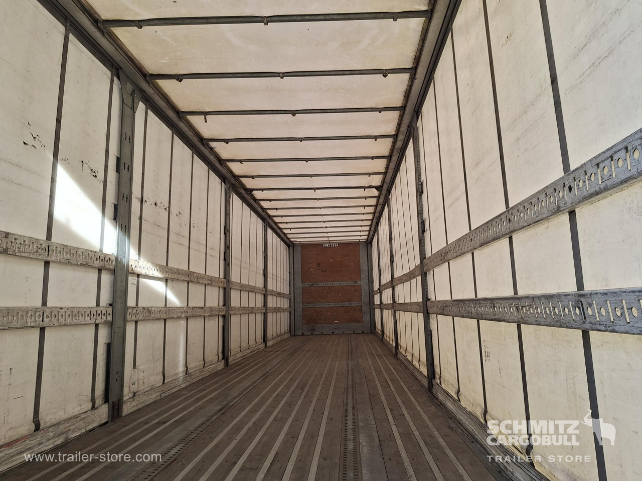 FRUEHAUF Semitrailer Curtainsider Standard Hayon 