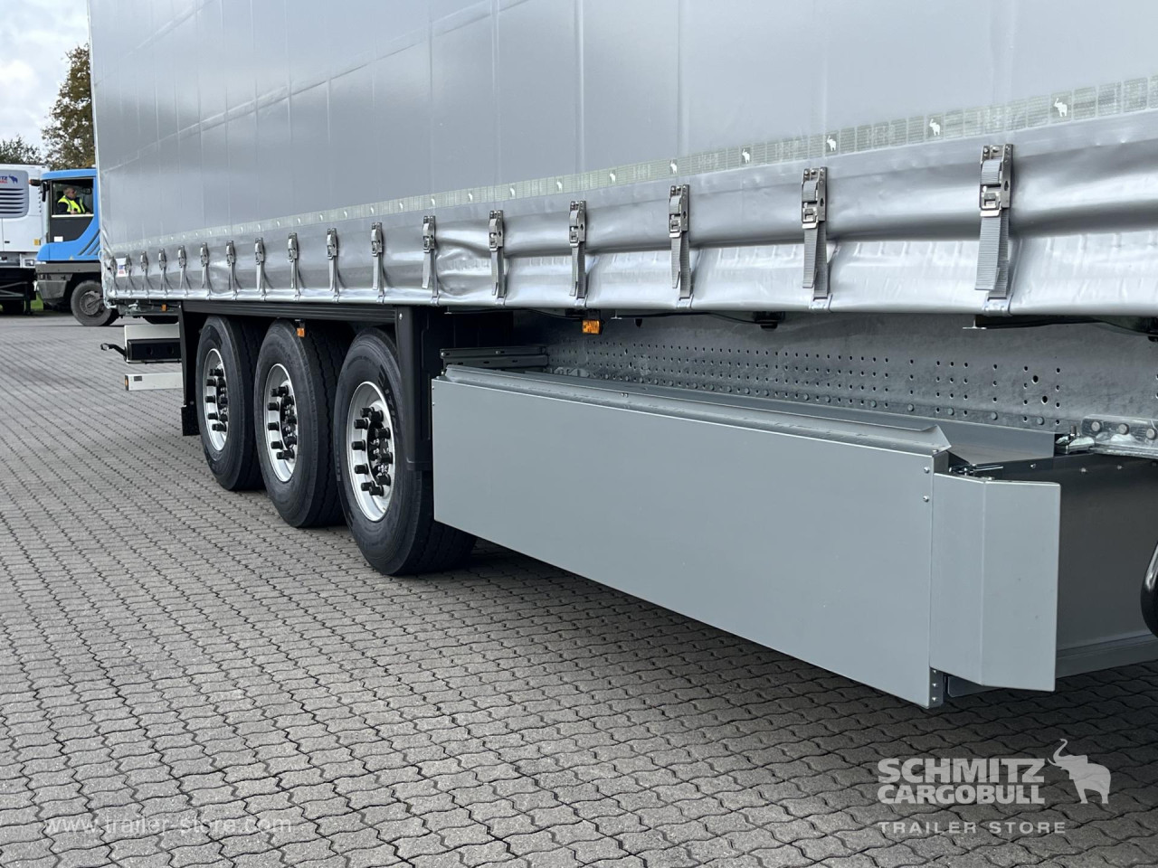 Schmitz Cargobull Curtainsider Standard Getränke 
