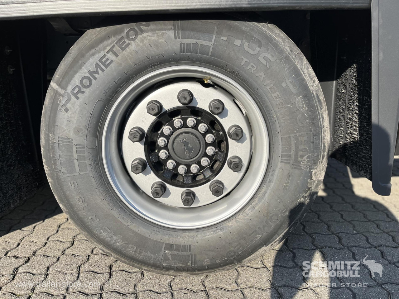 Schmitz Cargobull Curtainsider Mega Getränke 