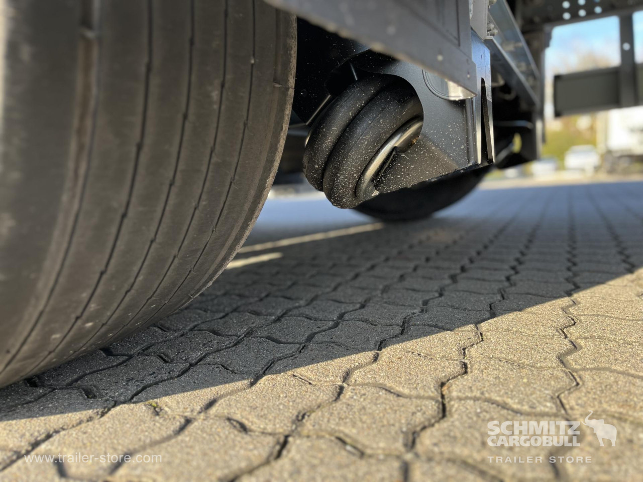 Schmitz Cargobull Curtainsider Mega Getränke 