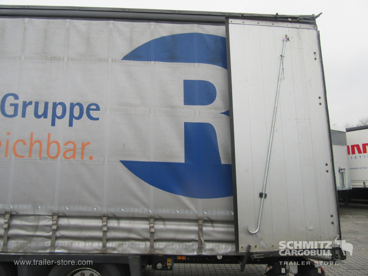 Schmitz Cargobull Curtainsider Mega Getränke 