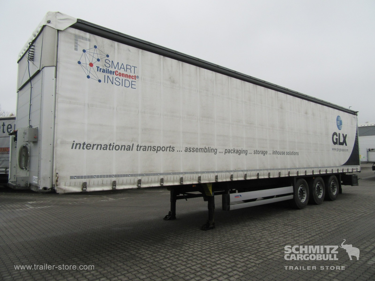 Schmitz Cargobull Curtainsider Standard Getränke 