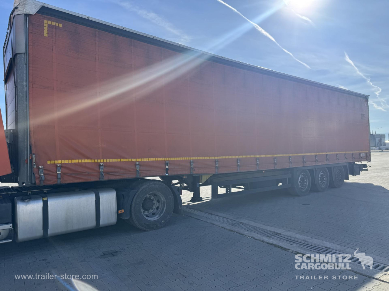 Schmitz Cargobull Curtainsider Mega 