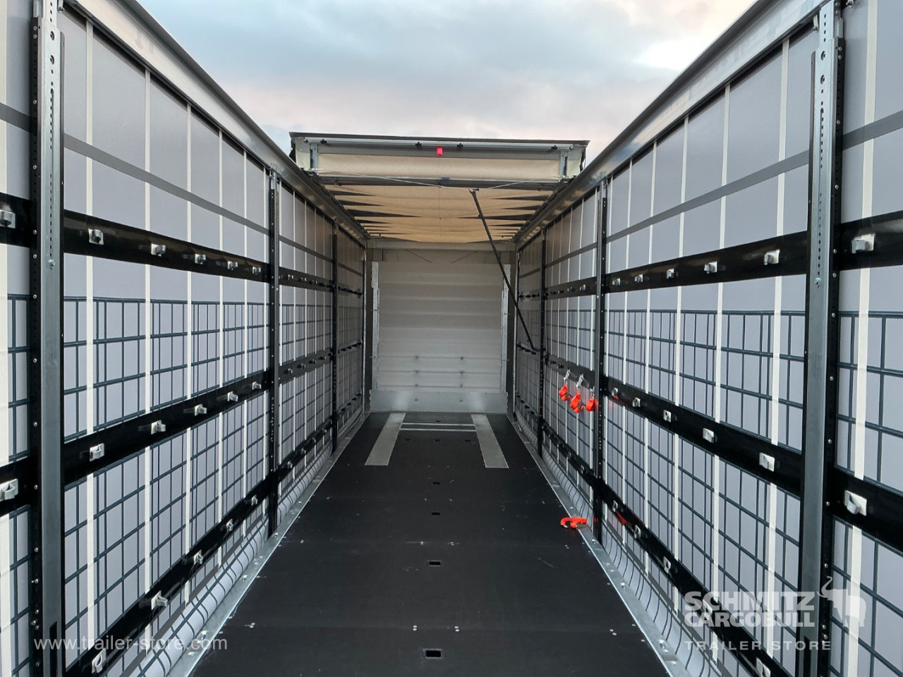 Schmitz Cargobull Curtainsider Mega 