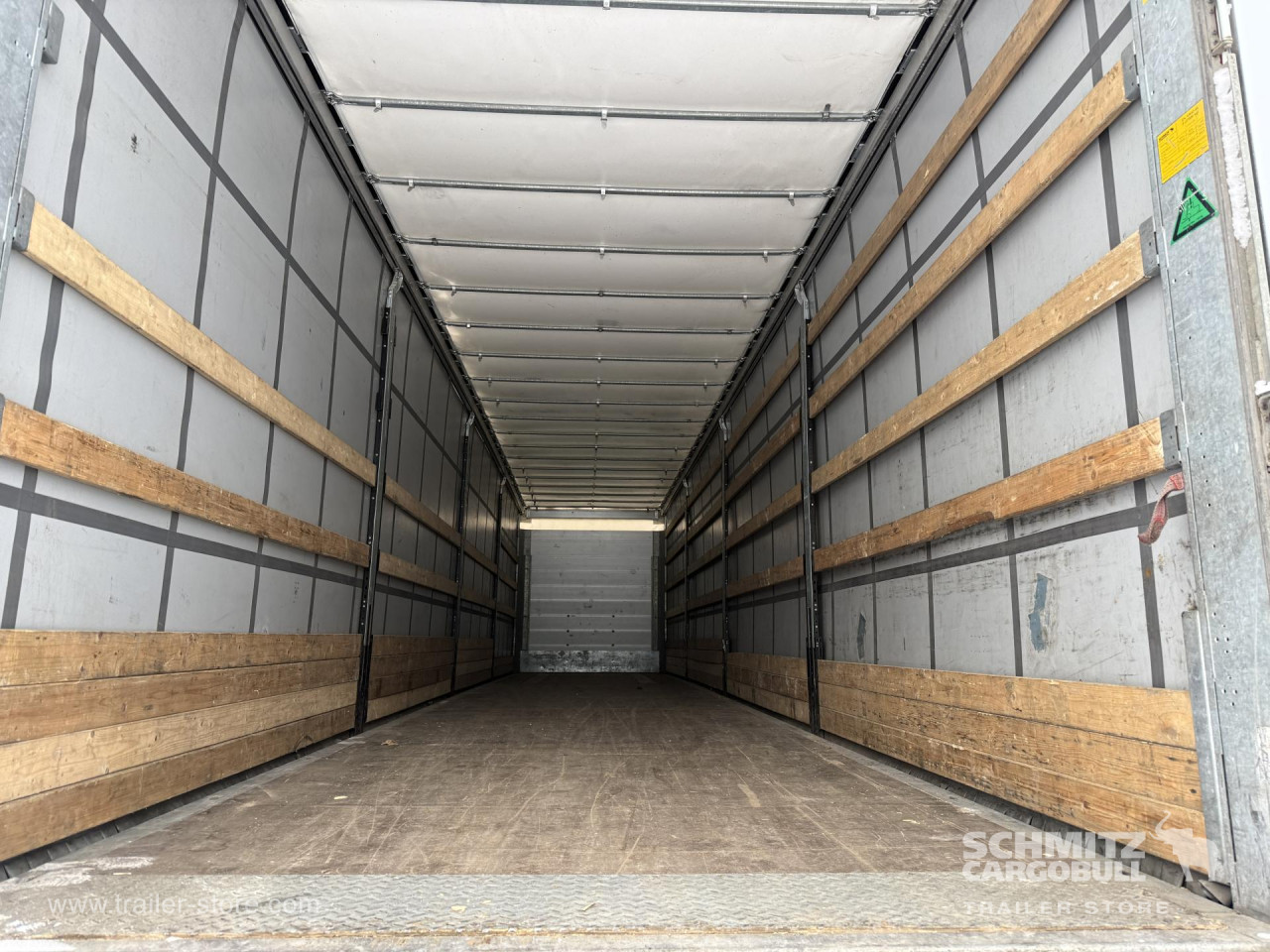 Schmitz Cargobull Curtainsider Standard 