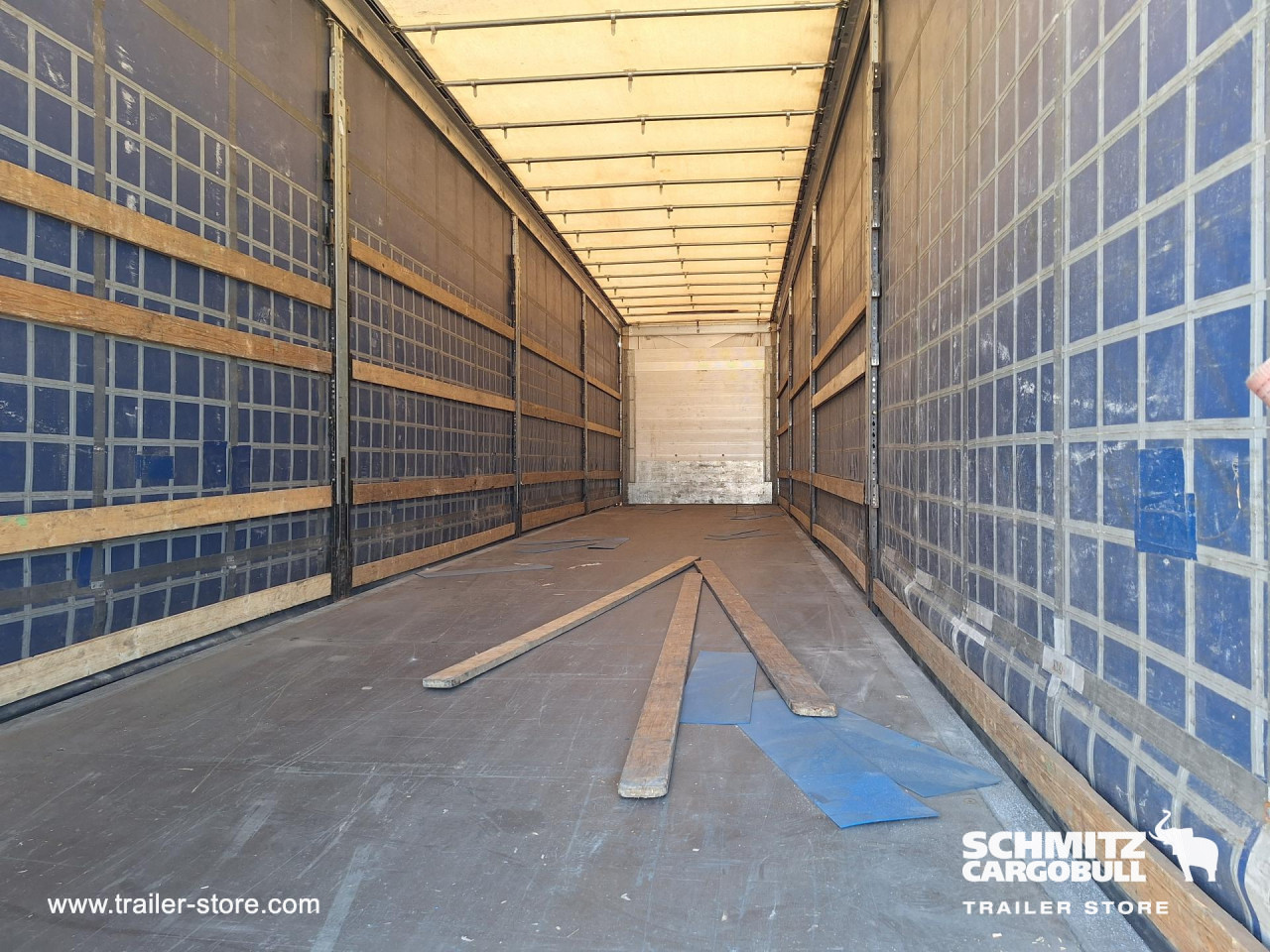 Schmitz Cargobull Curtainsider Mega 