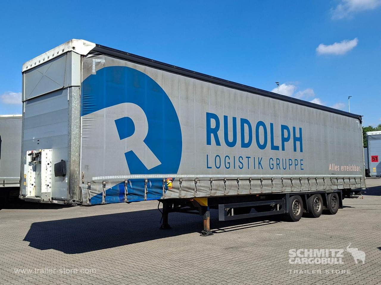 Schmitz Cargobull Curtainsider Coil Getränke 