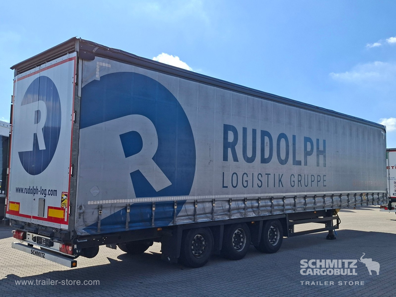 Schmitz Cargobull Curtainsider Coil Getränke 