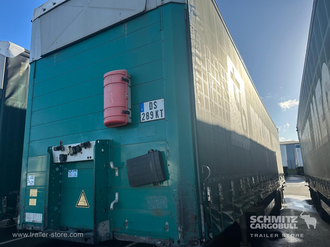 Schmitz Cargobull Semitrailer Curtainsider Mega 