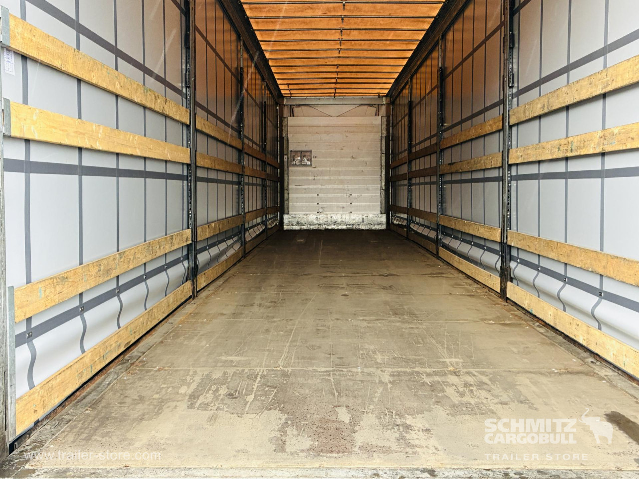 Schmitz Cargobull Curtainsider Mega Getränke 