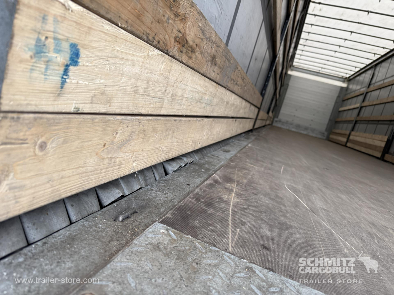Schmitz Cargobull Curtainsider Standard 