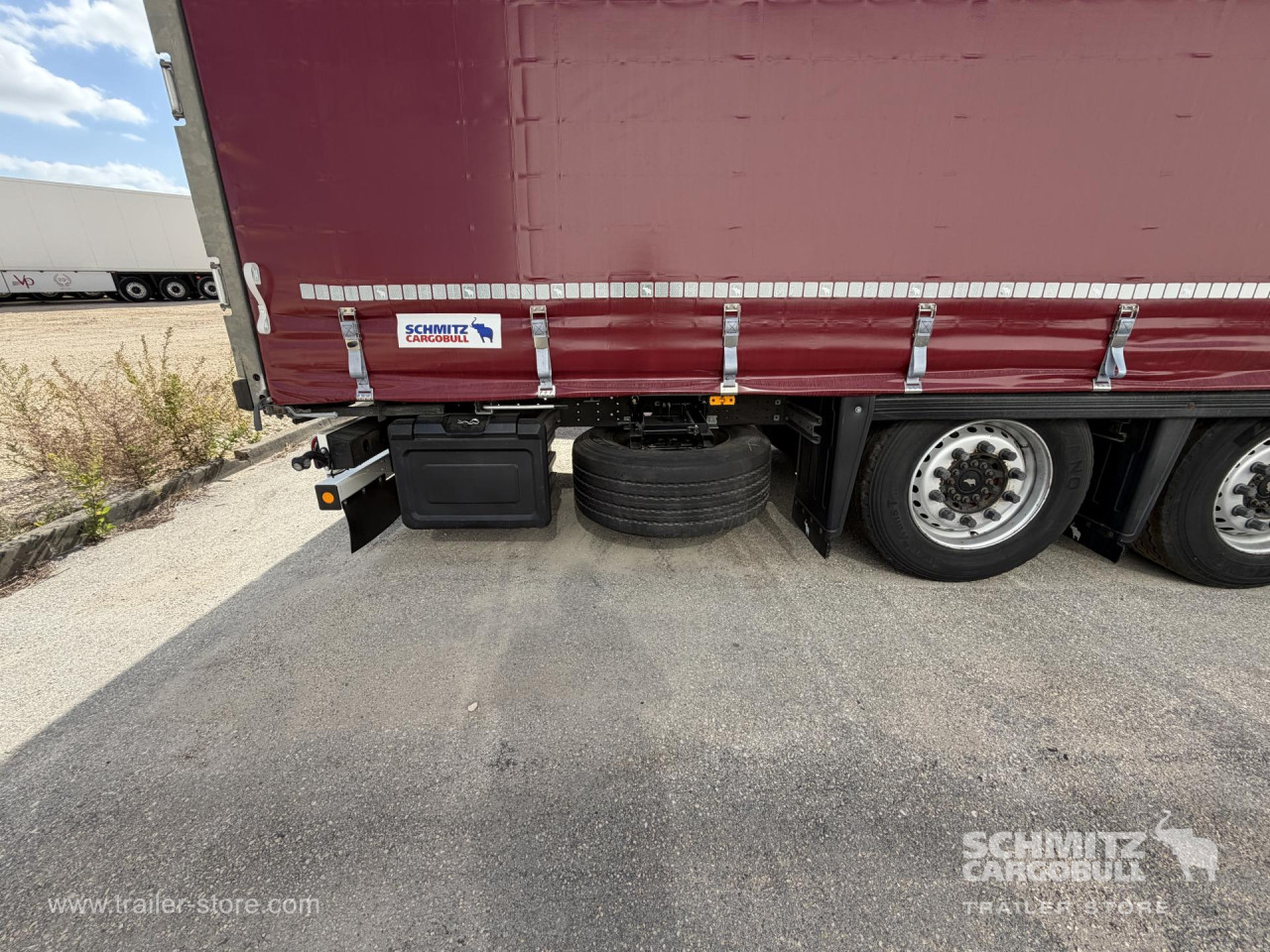 Schmitz Cargobull Curtainsider Mega 