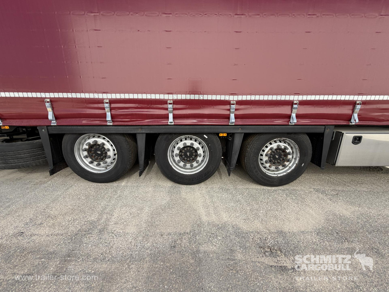 Schmitz Cargobull Curtainsider Mega 