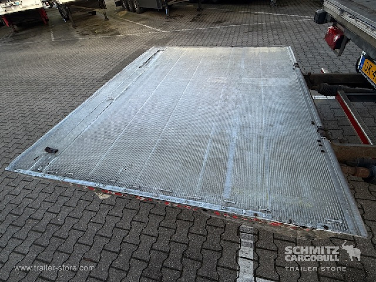 Schmitz Cargobull Oplegger Vries Standard Taillift 