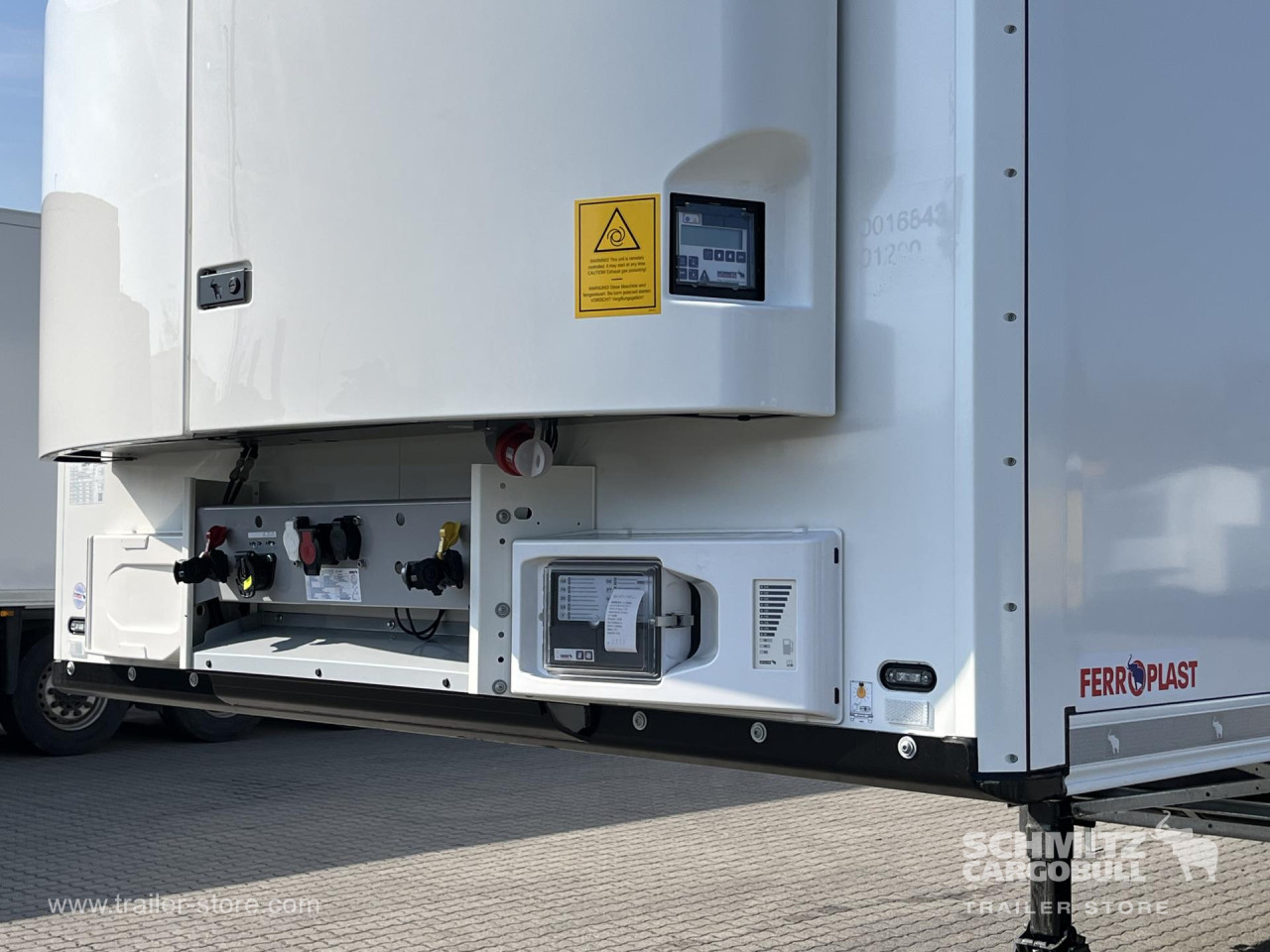 Schmitz Cargobull Tiefkühler Standard Doppelstock Trennwand 