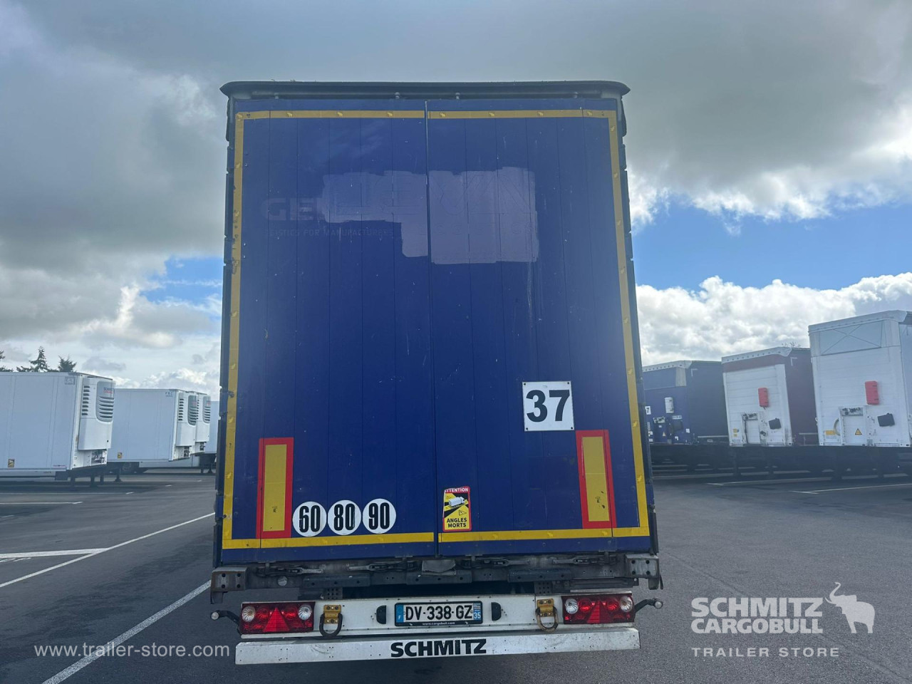 Schmitz Cargobull Semitrailer Curtainsider Mega 
