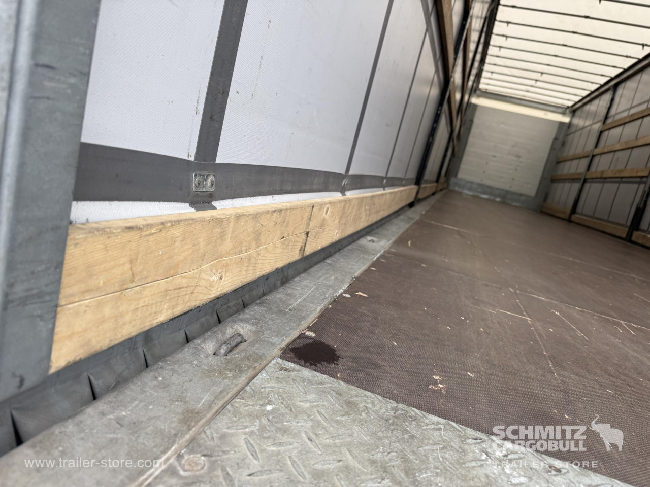 Schmitz Cargobull Curtainsider Standard 