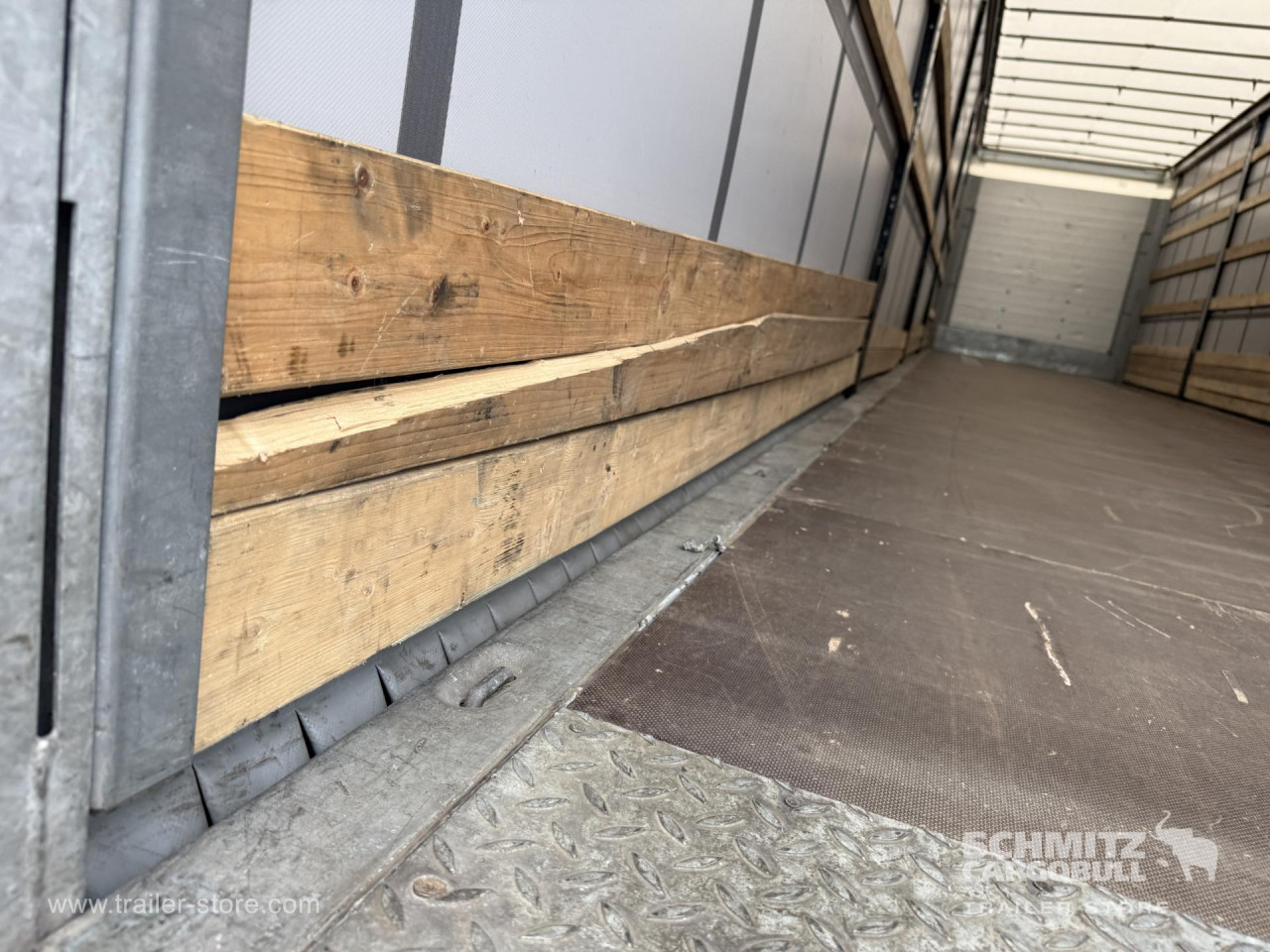 Schmitz Cargobull Curtainsider Standard 
